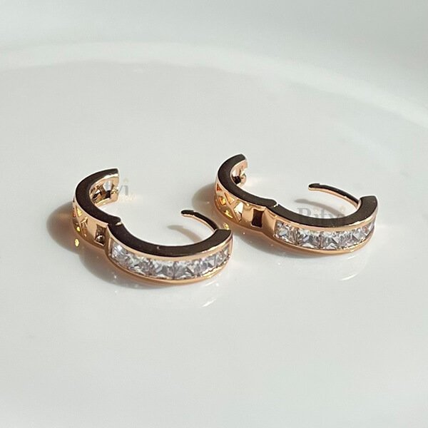 Cutwork Gold And Diamond Bali Earrings | Buy Diamond earrings online at  rinayra.com